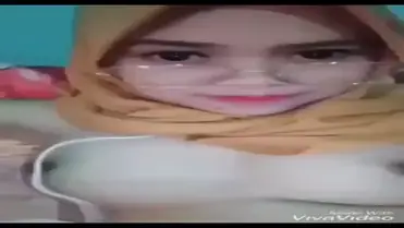 Bokep Jilbab Cewek Imut Colmek Di Kamar Kost